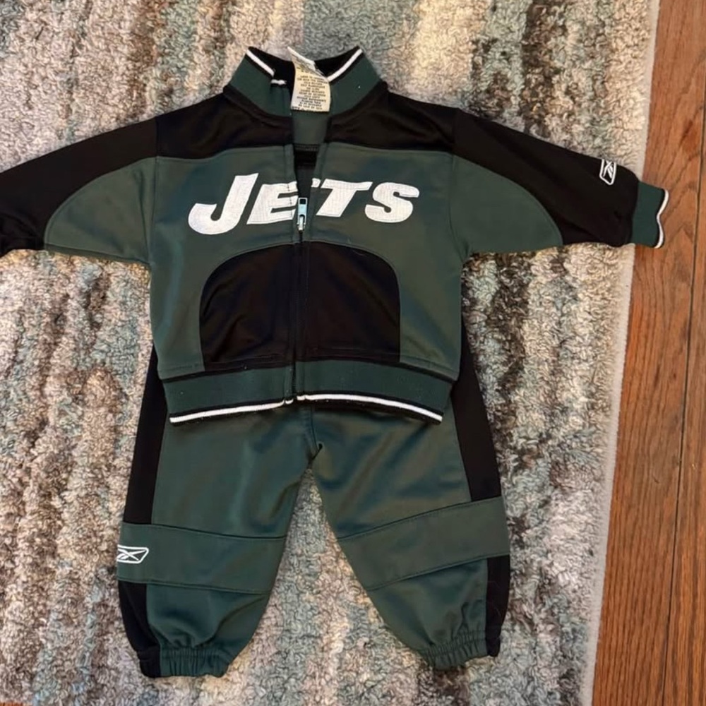 Reebok Kids Set - Black and Green with Jets Logo